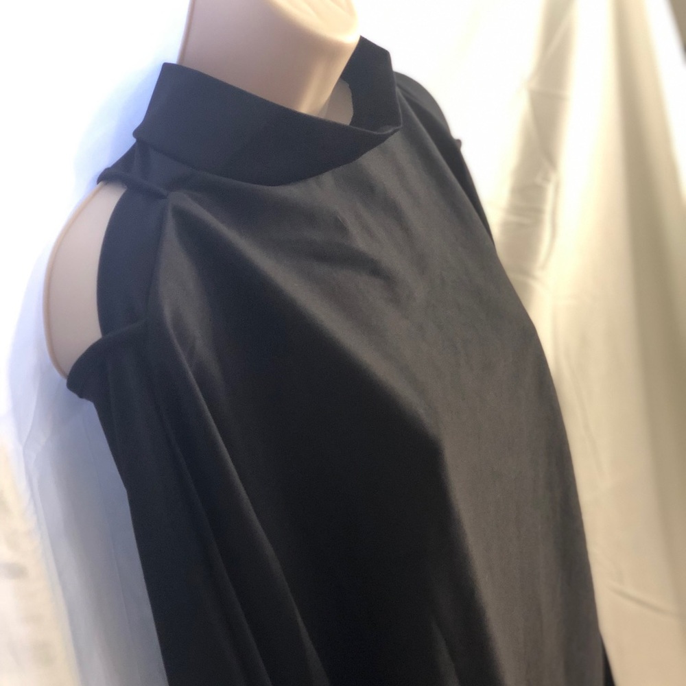 Black t shirt